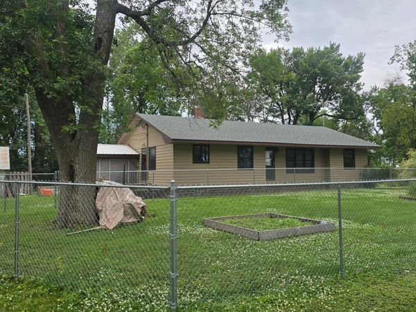 81927 120th Street , Glenville, MN 56036