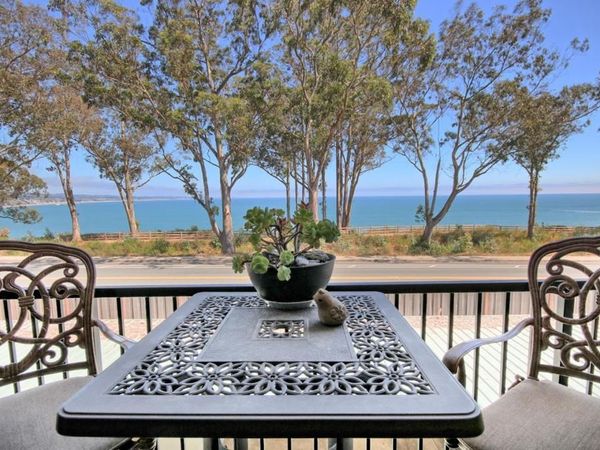 825 Balboa Avenue, Unit 205, Capitola, CA 95010