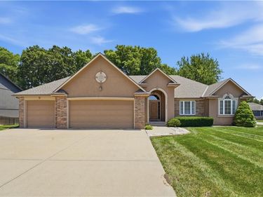 213 Blackjack Avenue, Lone Jack, MO 64070
