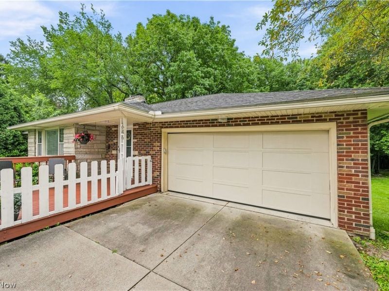 646 Palisades Drive, Akron, OH 44303 Photo 2