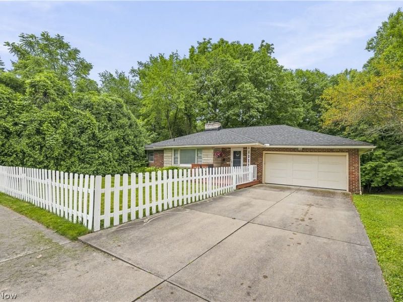646 Palisades Drive, Akron, OH 44303 Photo 3