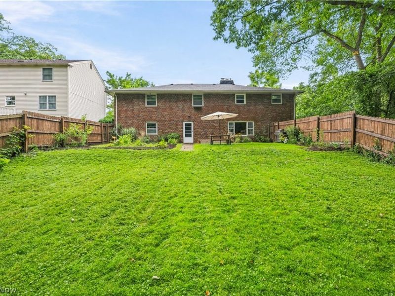 646 Palisades Drive, Akron, OH 44303 Photo 6