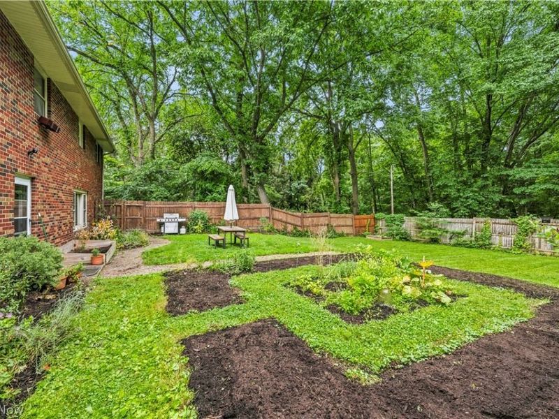 646 Palisades Drive, Akron, OH 44303 Photo 8