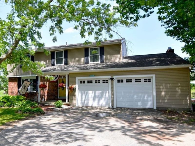 17615 Indian Hills Drive, Chagrin Falls, OH 44023 Photo 1