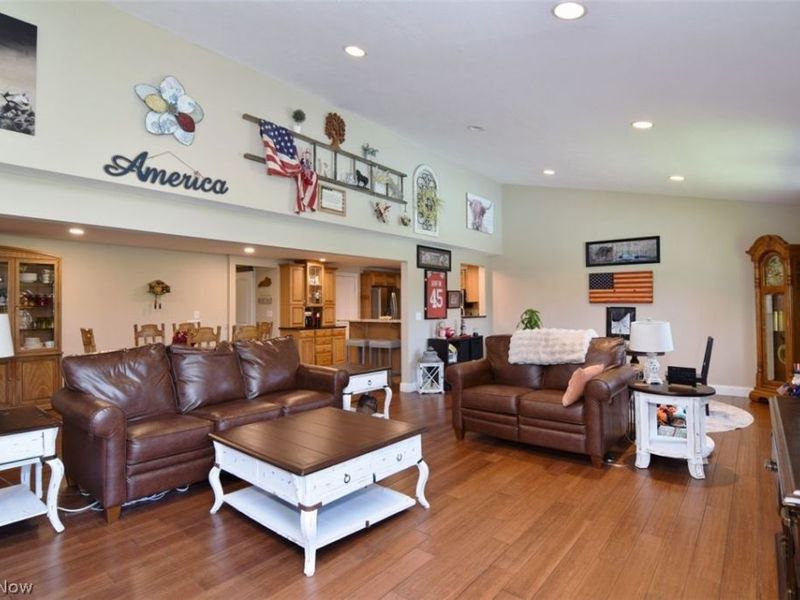 17615 Indian Hills Drive, Chagrin Falls, OH 44023 Photo 11