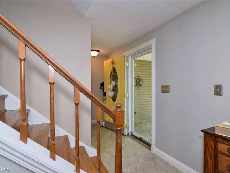 17615 Indian Hills Drive, Chagrin Falls, OH 44023 Photo 3