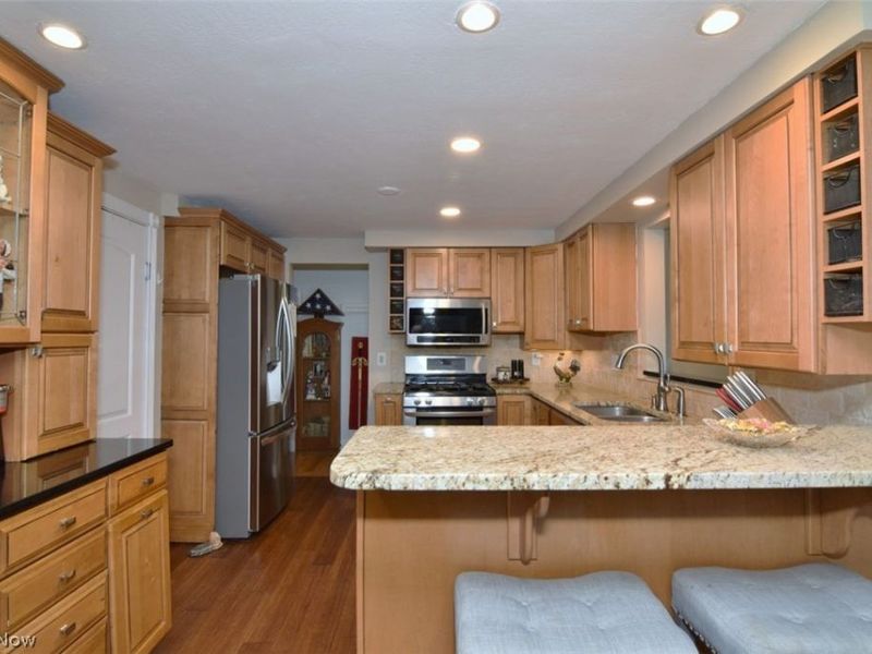 17615 Indian Hills Drive, Chagrin Falls, OH 44023 Photo 6