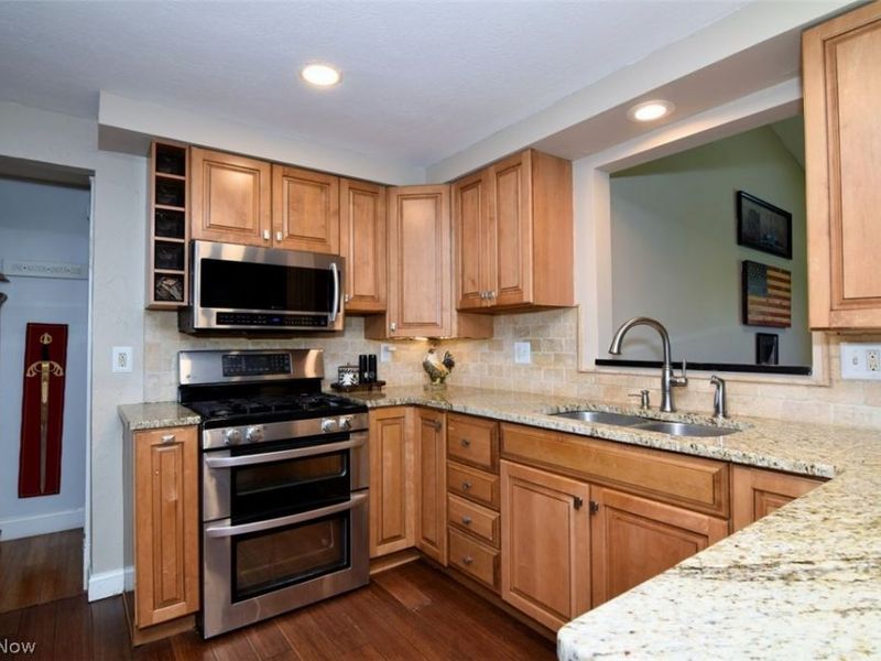 17615 Indian Hills Drive, Chagrin Falls, OH 44023 Photo 7