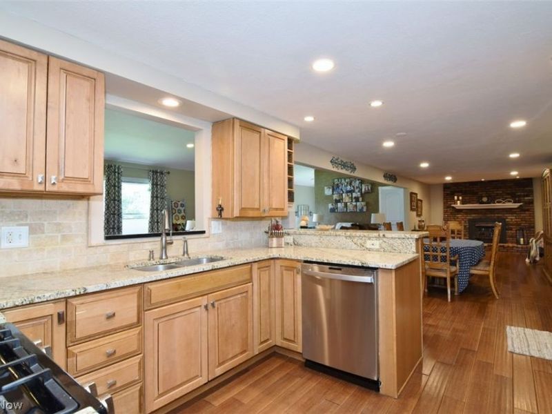 17615 Indian Hills Drive, Chagrin Falls, OH 44023 Photo 8