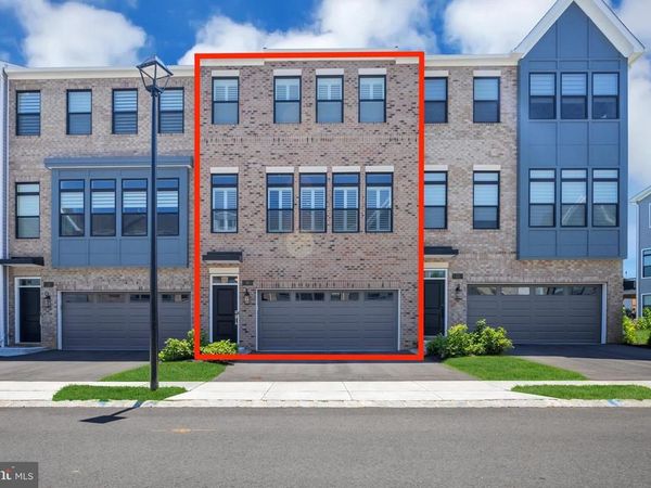 15 LINDER COURT, MIDDLETOWN, NJ 07748