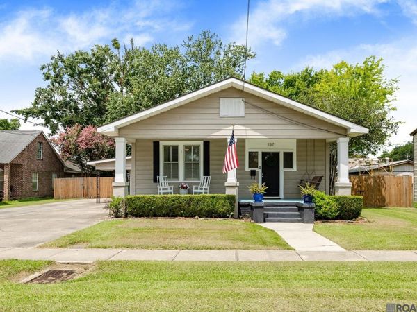 137 4th St, Port Allen, LA 70767