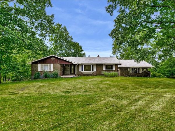 2194 Spangler Road , Hermitage, PA 16148