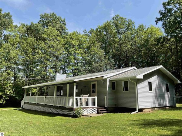 3300 Arnold Lake Road E, Harrison, MI 48625
