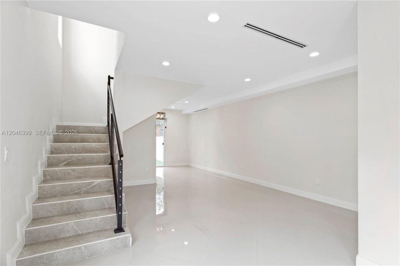 1252 NW 39th St , Unit 1252, Miami, FL 33142 Photo