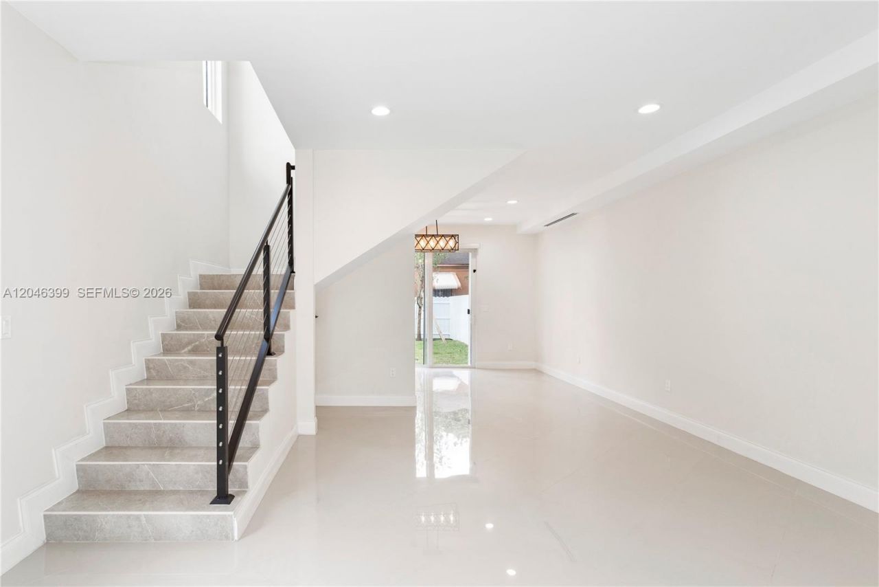 1252 NW 39th St , Unit 1252, Miami, FL 33142 Photo