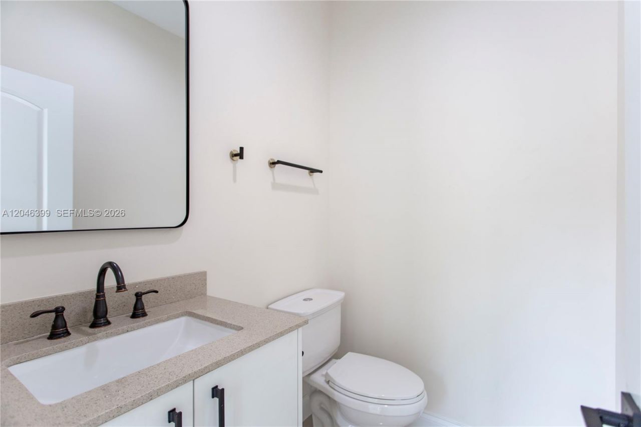 1252 NW 39th St , Unit 1252, Miami, FL 33142 Photo