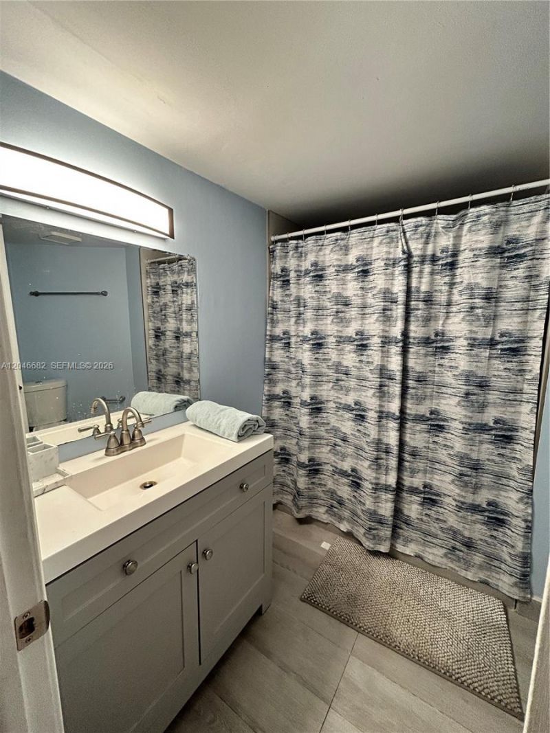 9421 Fontainebleau Blvd , Unit 202-35, Miami, FL 33172 Photo