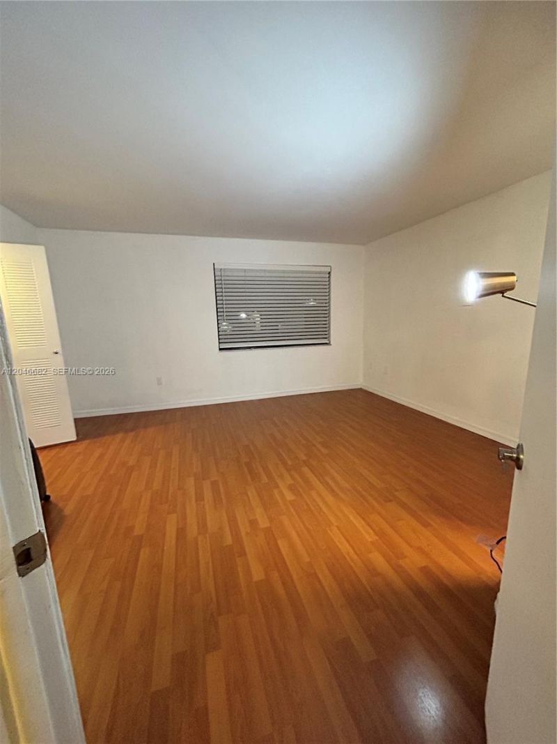9421 Fontainebleau Blvd , Unit 202-35, Miami, FL 33172 Photo