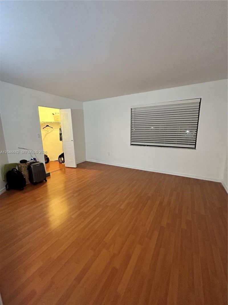 9421 Fontainebleau Blvd , Unit 202-35, Miami, FL 33172 Photo