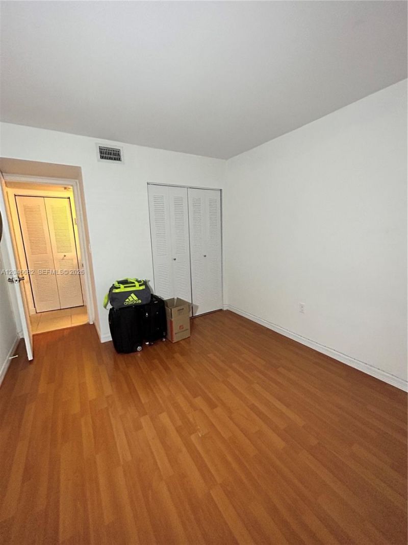 9421 Fontainebleau Blvd , Unit 202-35, Miami, FL 33172 Photo