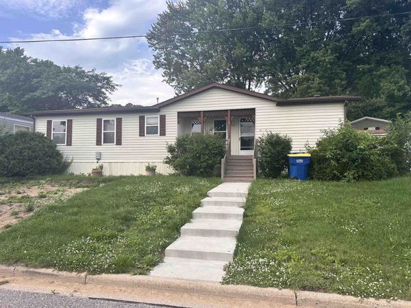 1400 Veterans Drive, Unit 11, Richland Center, WI 53581