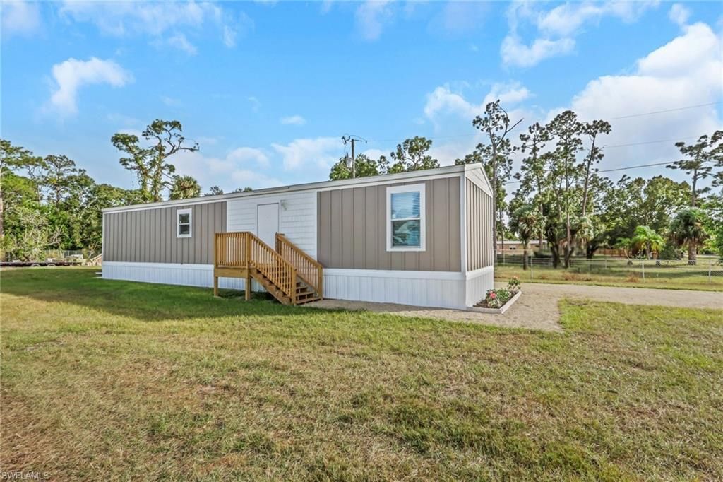8111 Breeze Dr , North Fort Myers, FL 33917 Photo