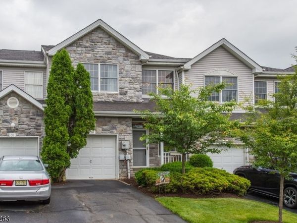 30 Emily Pl, Parsippany-Troy Hills, NJ 07054