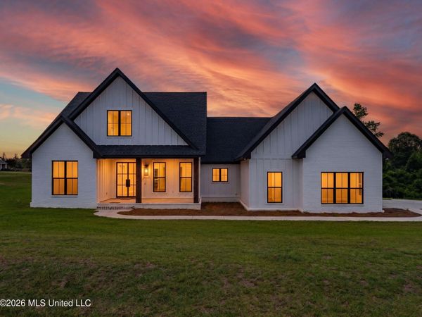 40 Whistlestop , Hattiesburg, MS 39402