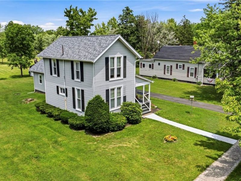 61 Erie Street E, Jefferson, OH 44047 Photo 2