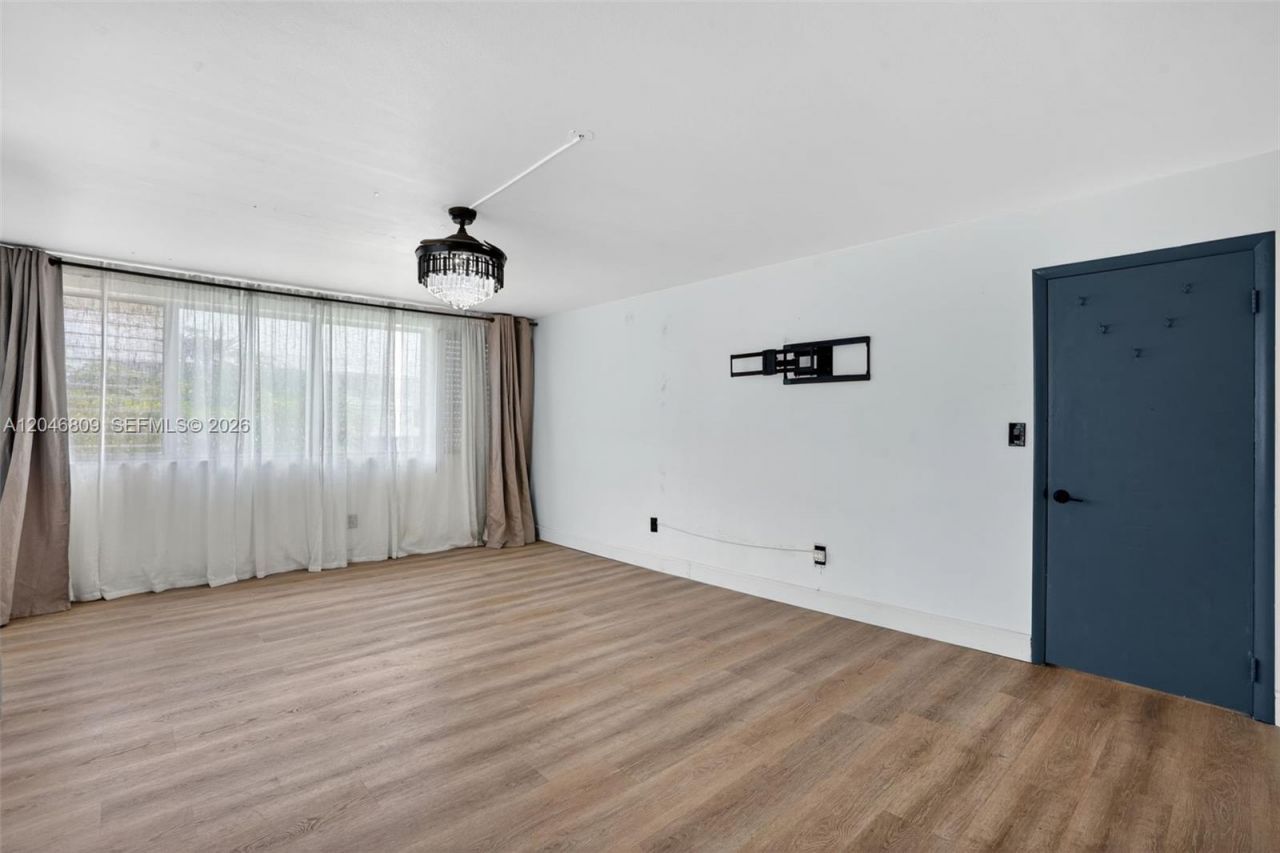 10240 Collins Ave , Unit 207, Bal Harbour, FL 33154 Photo