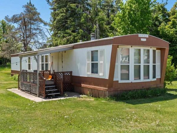 2555 Howard Road, Petoskey, MI 49740
