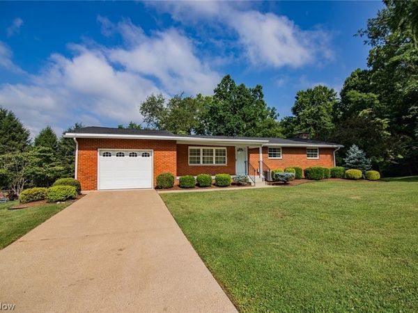 135 Cranberry Street , Washington, WV 26181