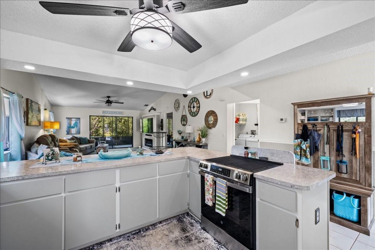 6653 River Run Boulevard, Unit 6653, Weeki Wachee, FL 34607 Photo