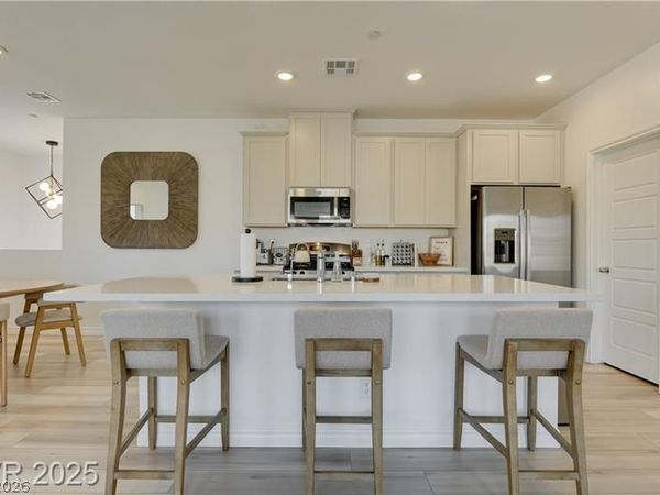 600 N Carriage Hill Drive, Unit 2160, Las Vegas, NV 89138