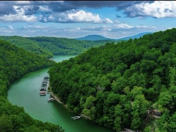 Hiawatha Lane, Caryville, TN 37714