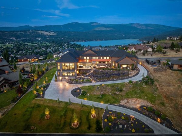 250 N Legend Tree Dr, Liberty Lake, WA 99019
