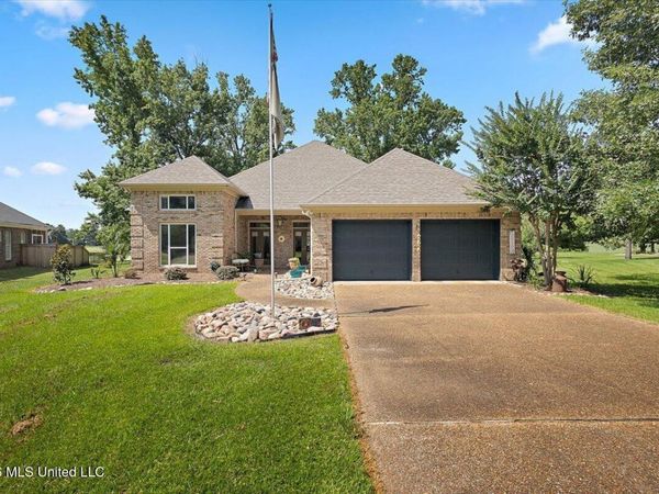 514 S Deerfield Drive, Canton, MS 39046