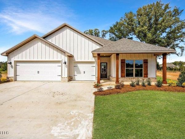 202 Saratoga Springs Avenue, Clinton, MS 39056
