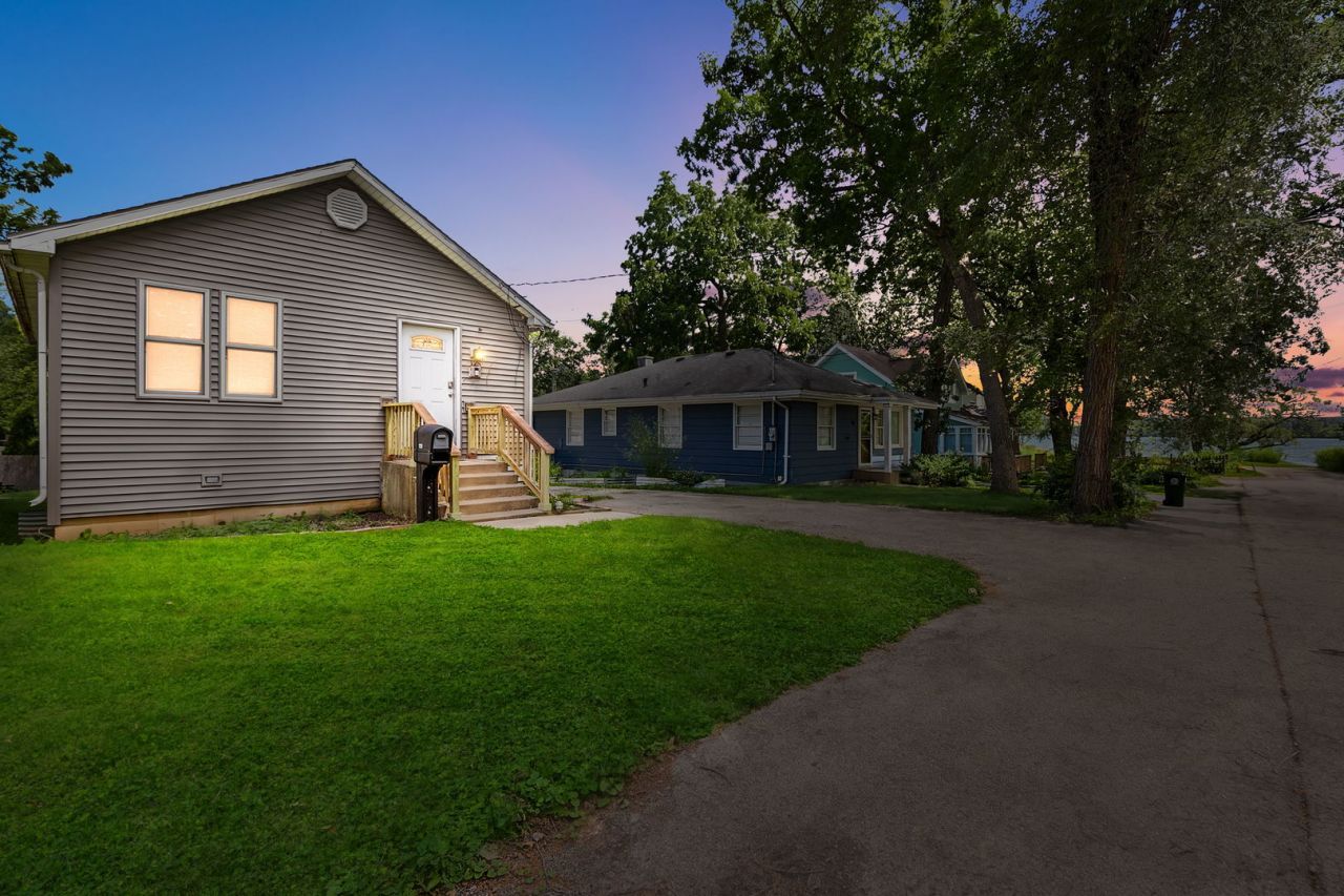 125 Burton Street, Grayslake, IL 60030 Main Photo