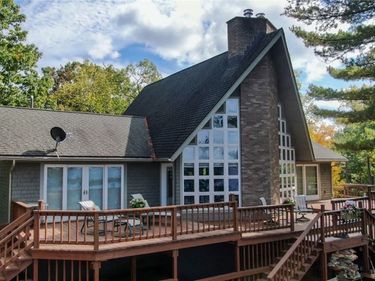 15 Chippewa Point Road E, Hammond, NY 13646