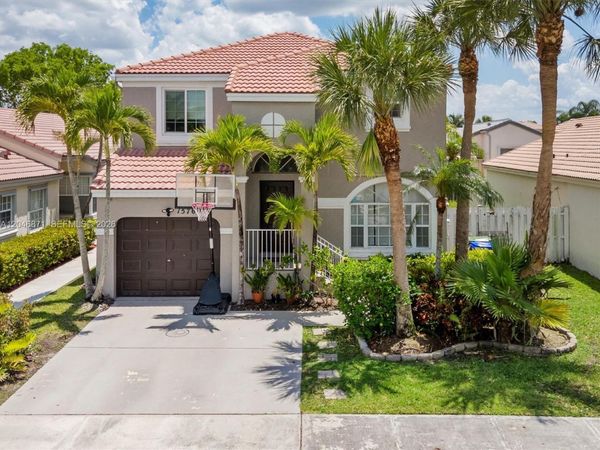 15760 NW 16th Ct, Unit 15760, Pembroke Pines, FL 33028
