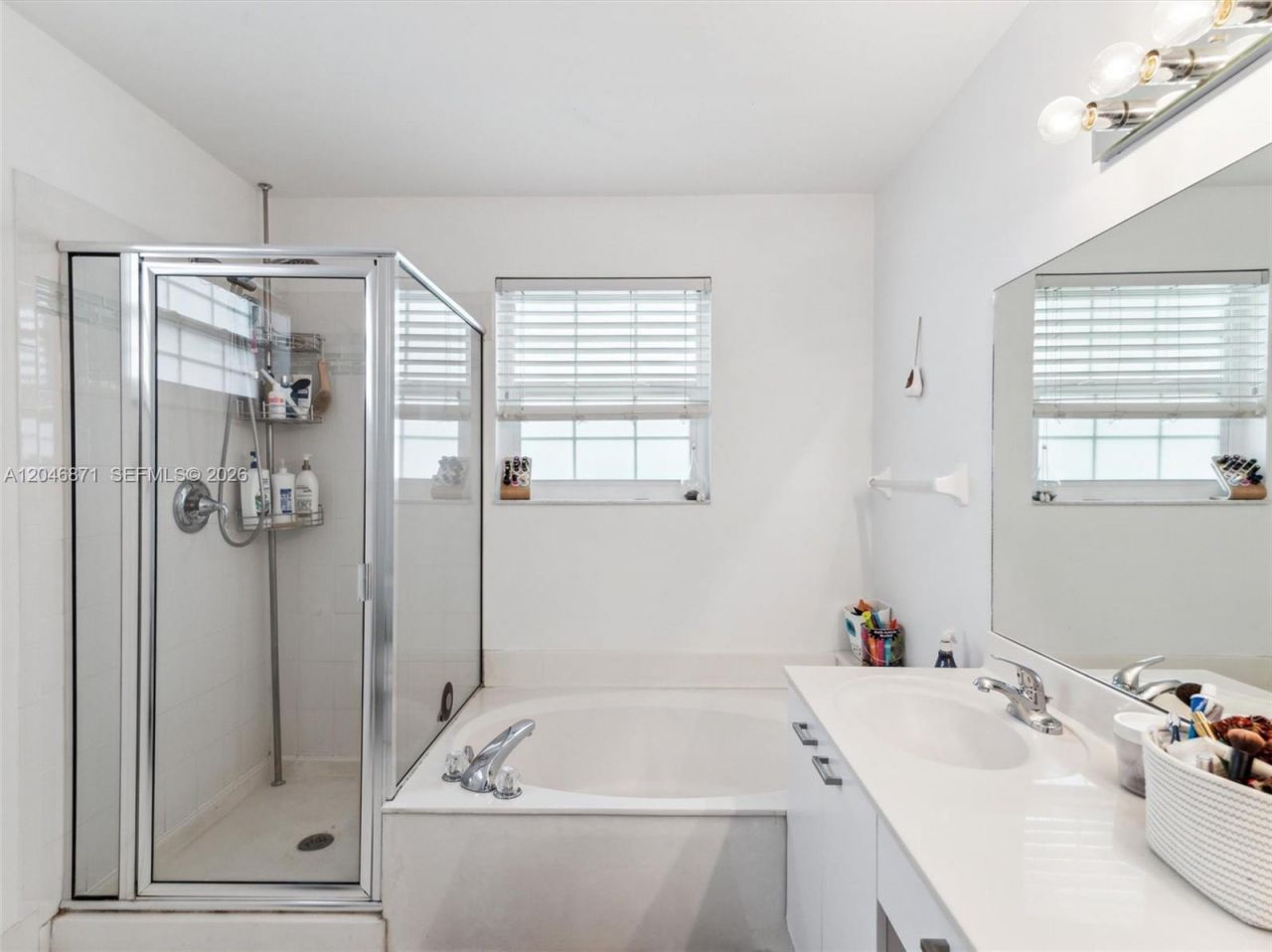 15760 NW 16th Ct, Unit 15760, Pembroke Pines, FL 33028 Photo