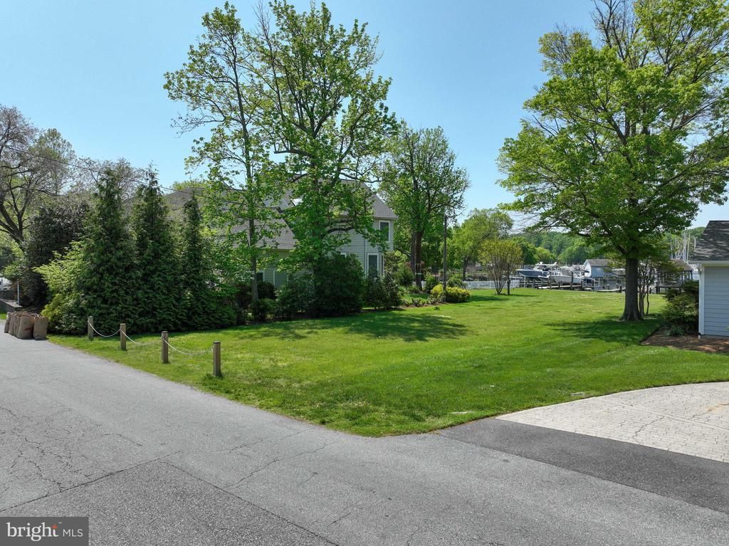 48 E LAKE DRIVE, ANNAPOLIS, MD 21403