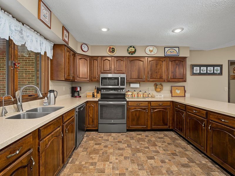 4746 Bolin Avenue, Springfield, OH 45502 Photo 10