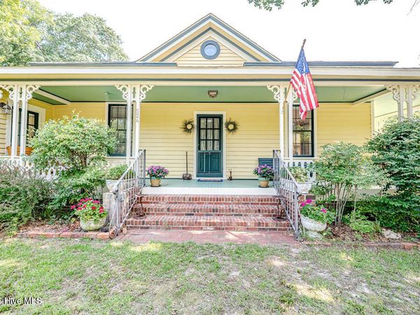 524 Carthage Street , Cameron, NC 28326