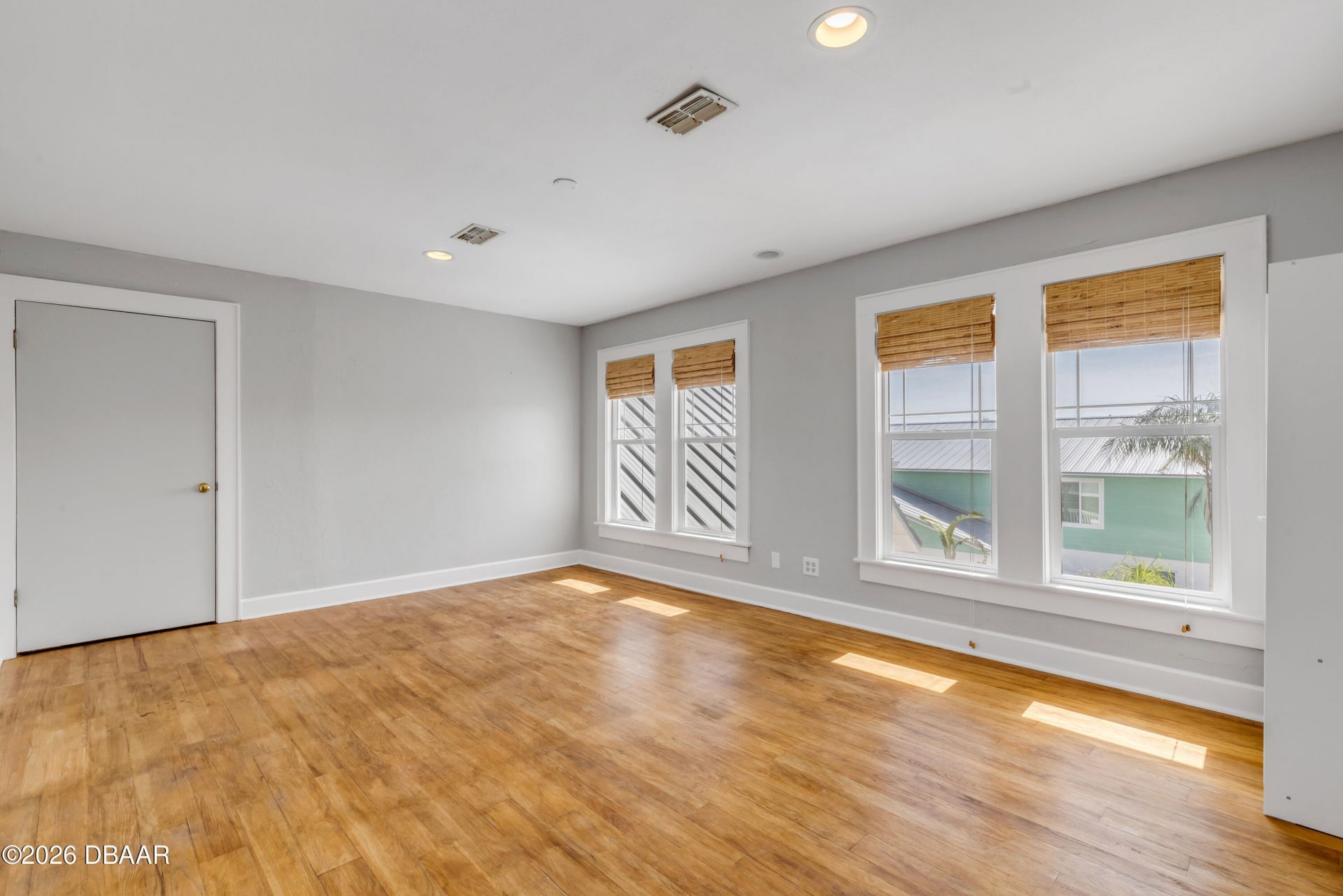 315 Due East Street, New Smyrna Beach, FL 32169 Photo