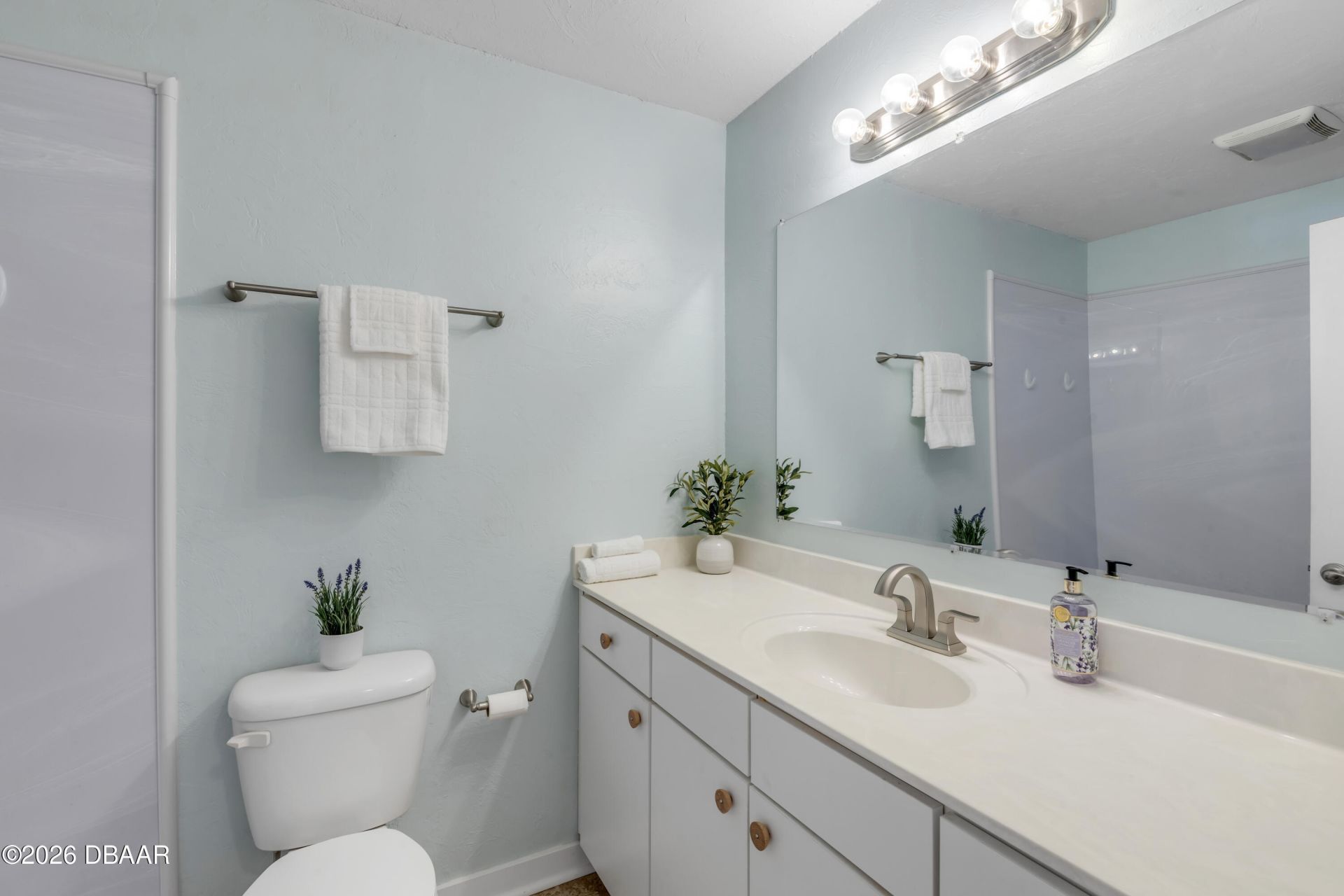 315 Due East Street, New Smyrna Beach, FL 32169 Photo
