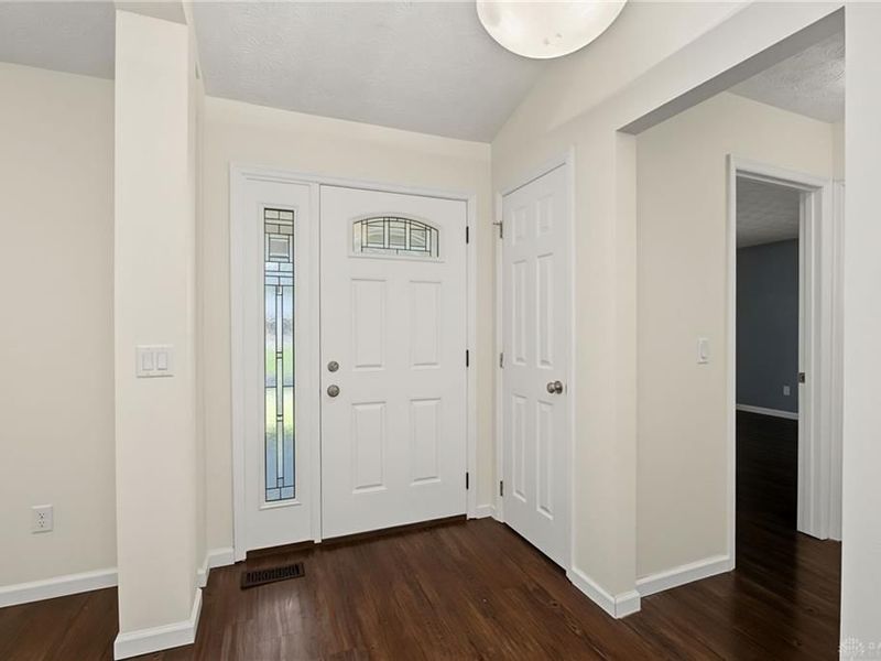 10029 Village Tree Court, Miamisburg, OH 45342 Photo 6