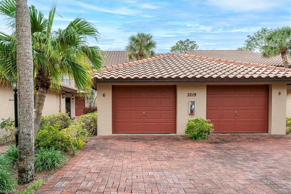 3219 Horse Carriage Way, Unit 6, Naples, FL 34105 Photo