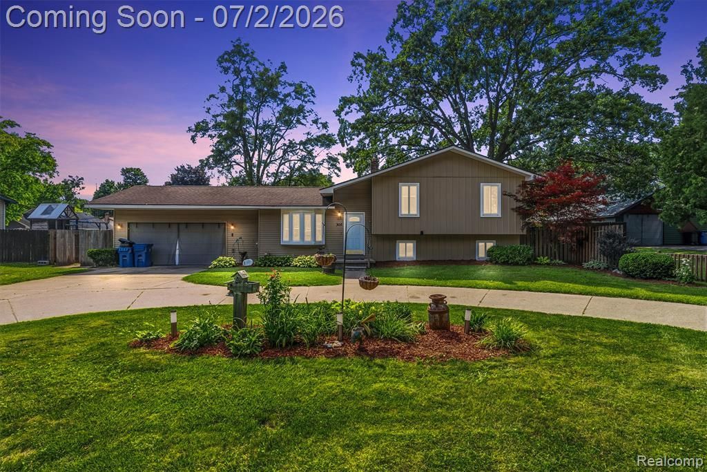305 East Road, Holly Vlg, MI 48442 Main Photo